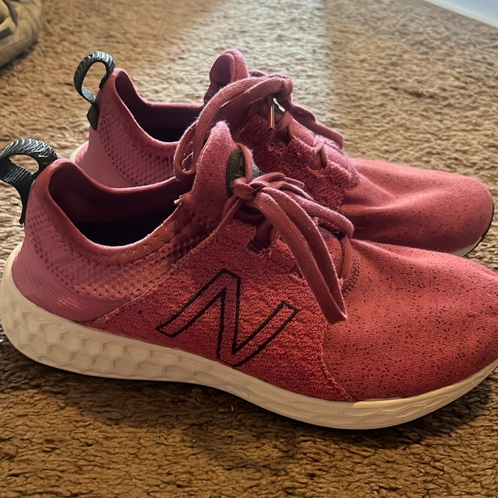 New balance sneakers in pink. Size 7